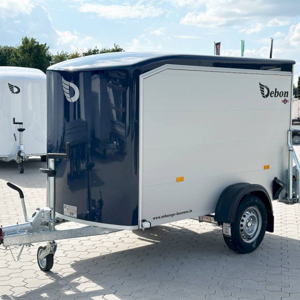 Cheval Liberté Debon C255 V2 Alu – Kofferanhänger 1300 kg dunkelblau mit Seitentür