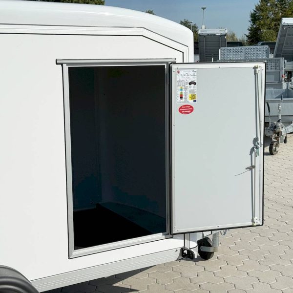 Cheval Liberté Debon C255 V2 Wabenkern – Kofferanhänger 750 kg weiß mit Seitentür