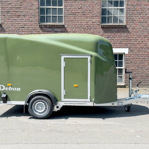 Cheval Liberté Debon Cargo 1300 – Anhänger 1300 kg olivgrün mit Seitentür