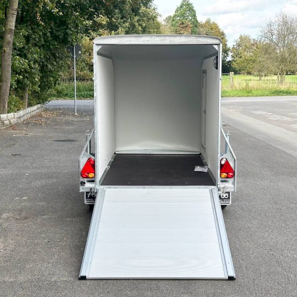 Cheval Liberté Debon C255 V2 Plywood – Kofferanhänger 750 kg schwarz/grau mit Seitentür