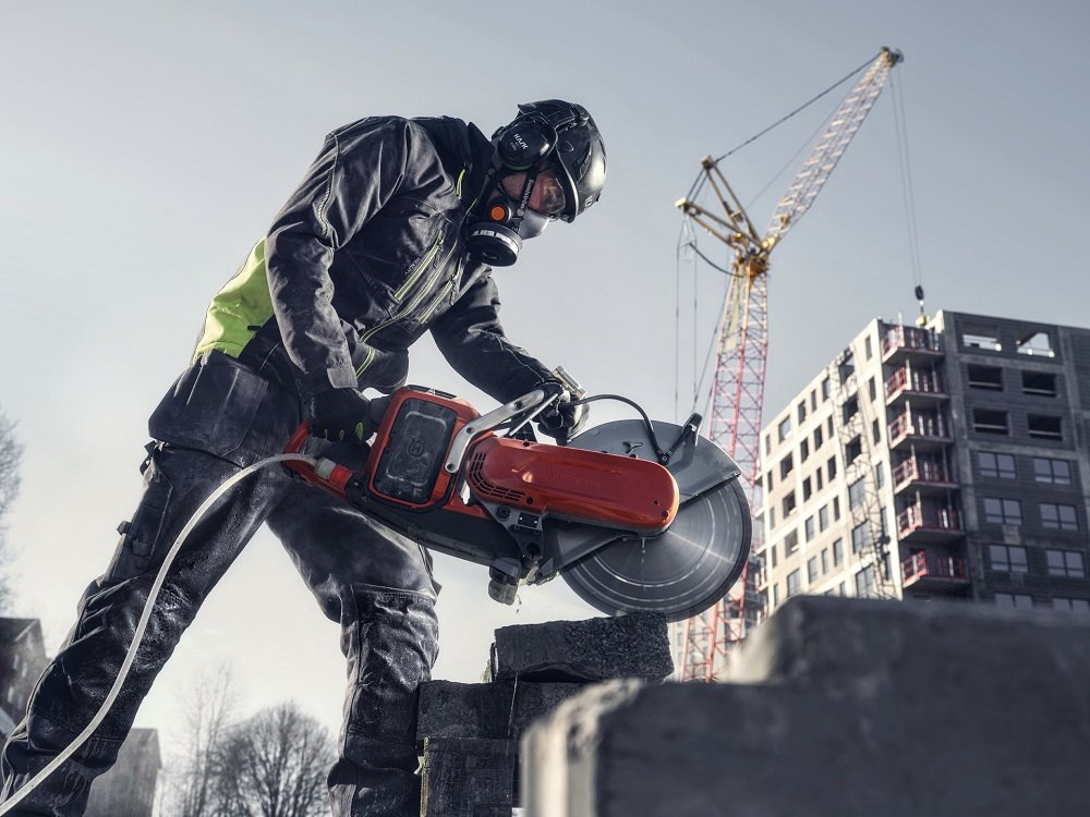 Husqvarna Akku-Trennschleifer K1 Pace 14 - Set mit 2 Akkus B380X und Ladegerät C900X – vue 3