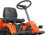 Husqvarna Frontmäher R 112C mit Mähdeck Combi 85 - Winterpaket mit Schneeschild, Gummileiste und Schneeketten – vue 4