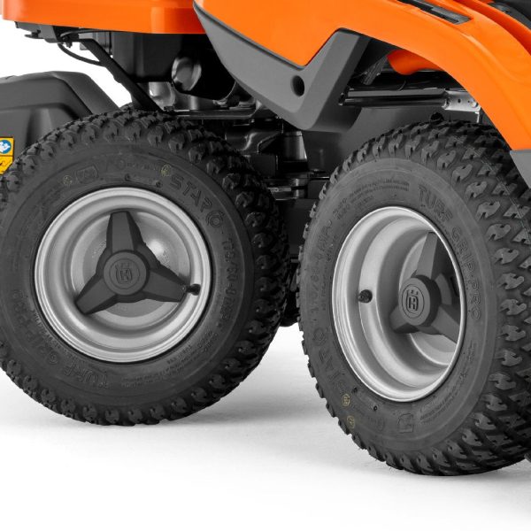 Husqvarna Allrad-Frontmäher R 216Ts AWD - Grundgerät ohne Mähwerk – vue 3