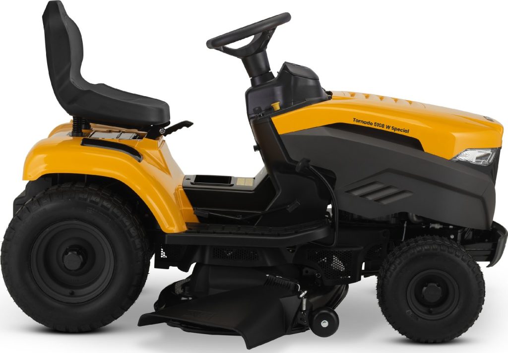 Stiga Rasentraktor Tornado 5108 W Special mit Mulchkit, Anhängekupplung und Batterieladegerät – vue 3